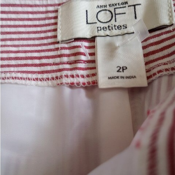 LOFT Mini Skirt. Size 2P. - Picture 3 of 9